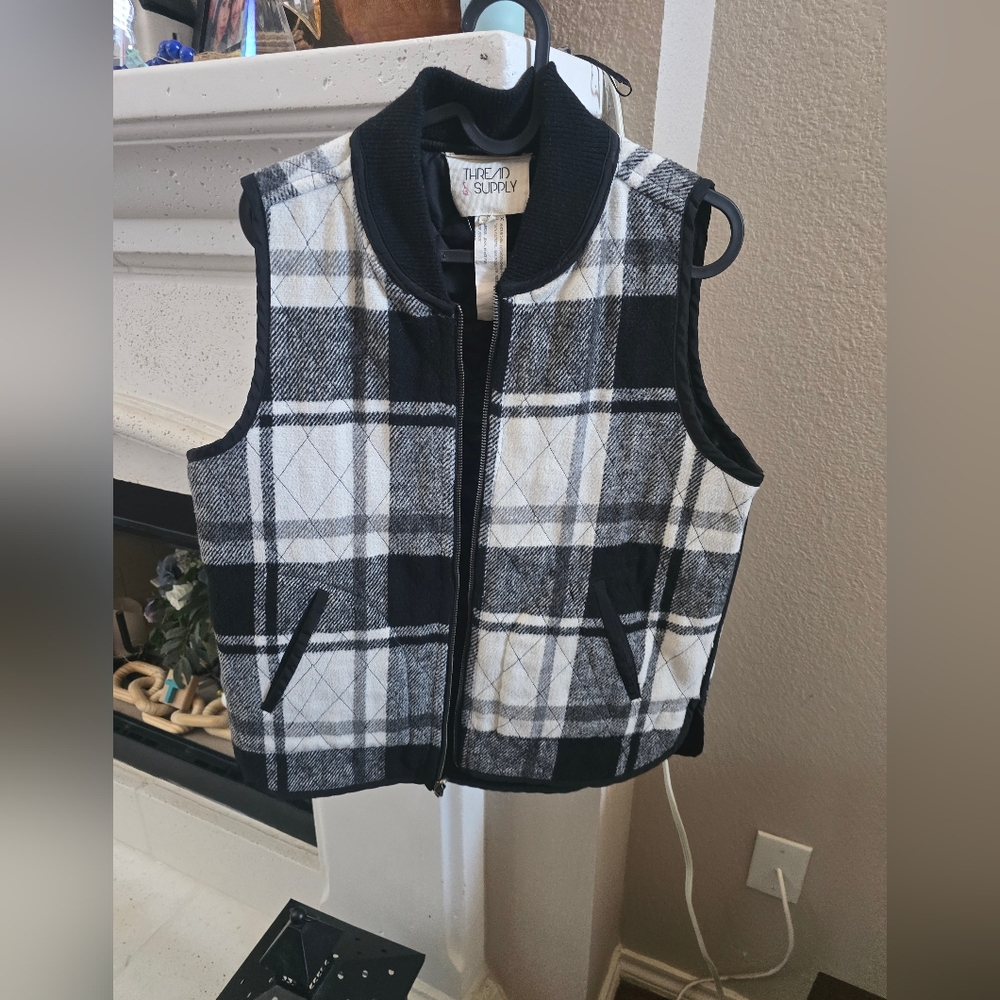 THREAD & SUPPLY Plaid Women Black & White Vest Zip Up Pocket Vest